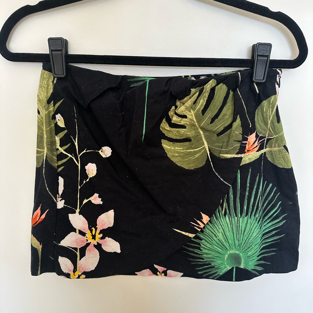 Floral mini skirt